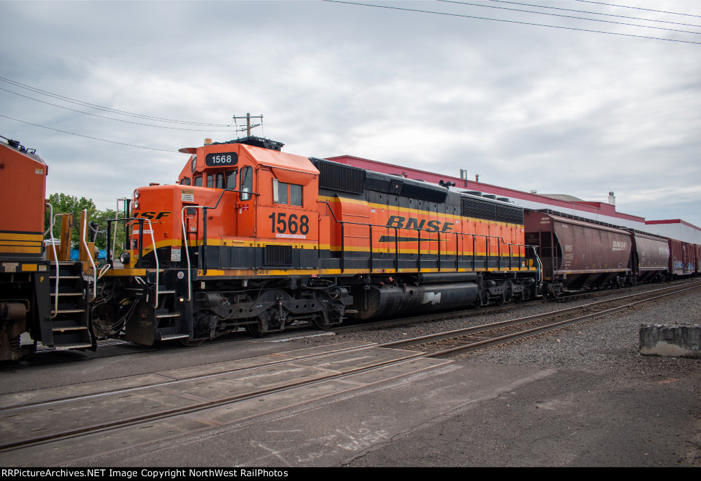 BNSF 1568